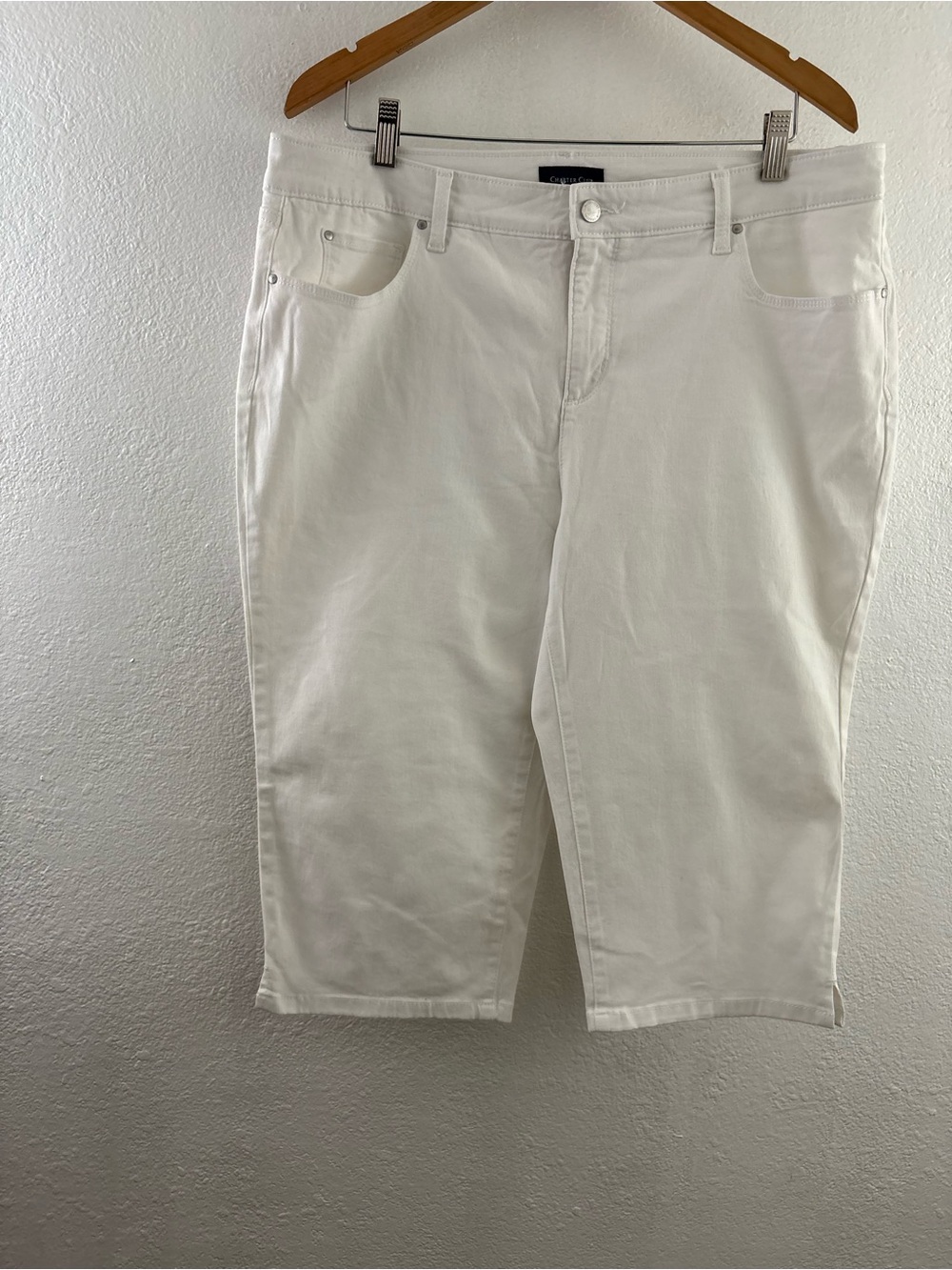 Charter Club classic ofwhite denim capri pants mid-rise waist five pocket size 1